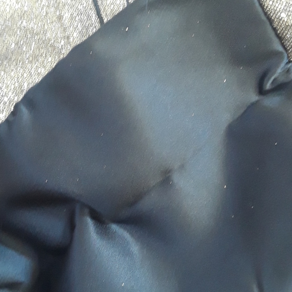 NWOT Victoria's Secret Gold Travel/Tote Bag - Picture 6 of 6